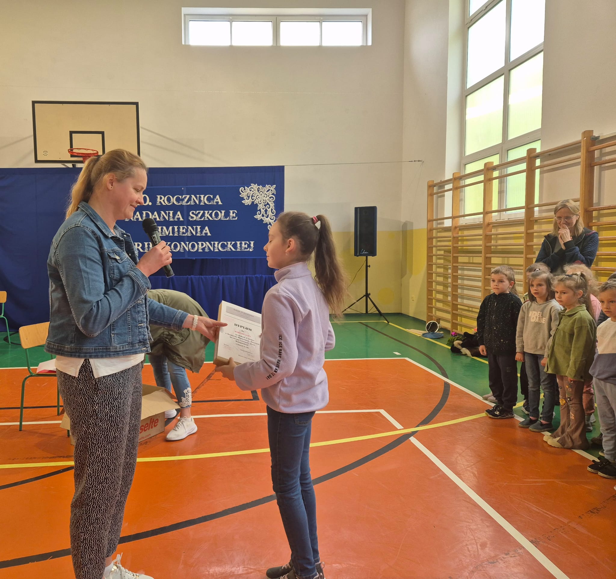 Konkurs plastyczny - 40 rocznica nadania imienia Szkole